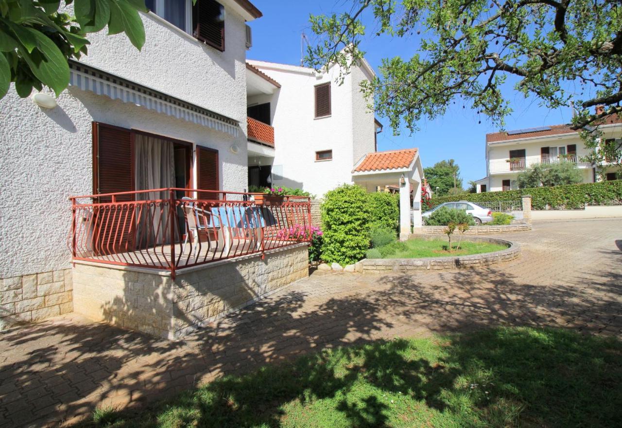 Apartment Ema Near City Center Porec Exterior photo